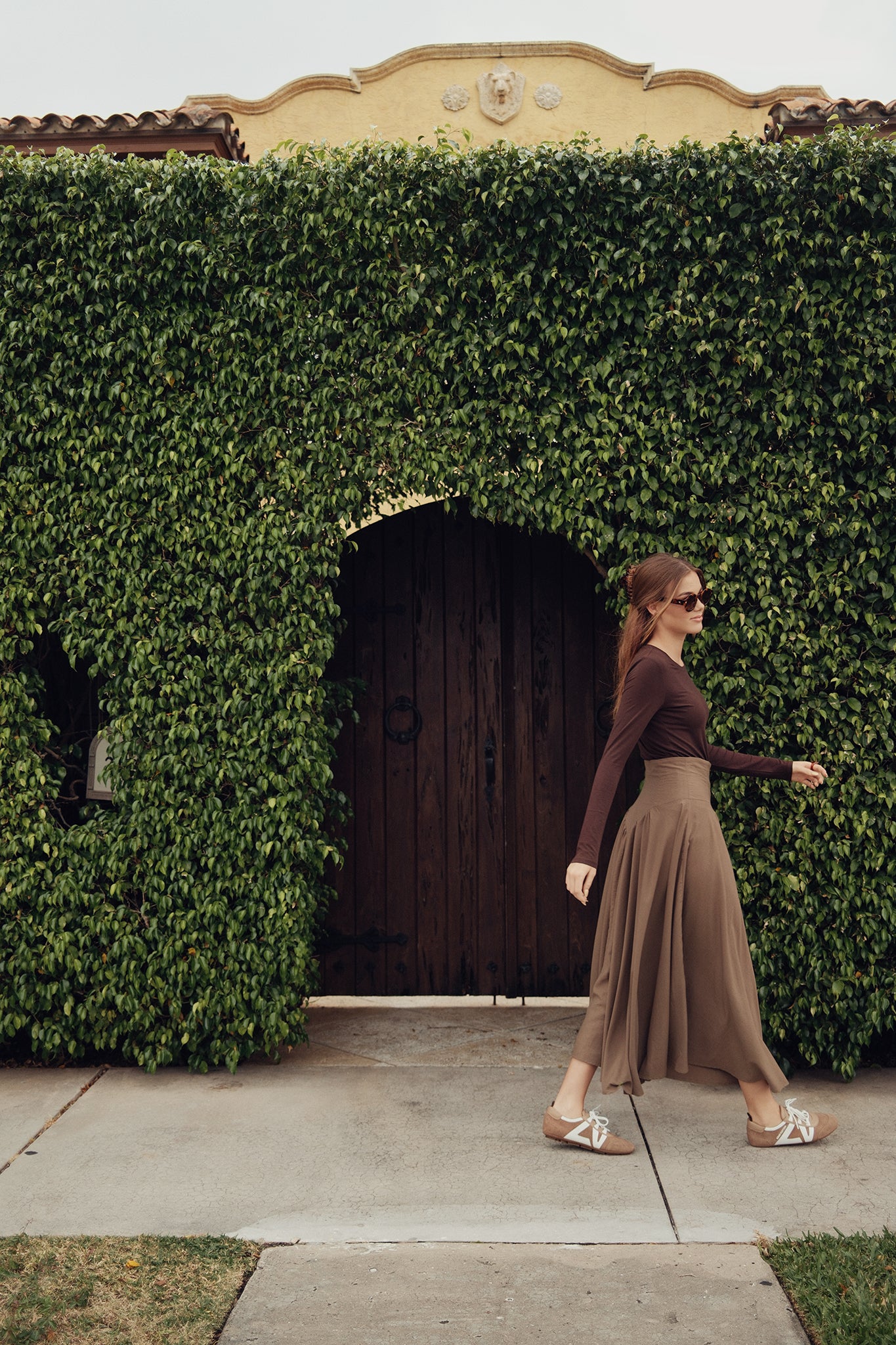 V-Yolk Skirt with Buttons